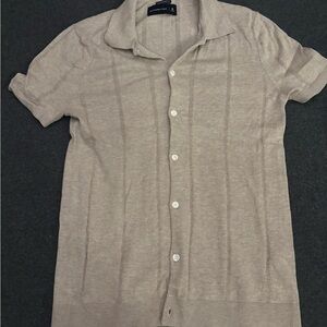 Abercrombie & Fitch Beige Short Sleeve Button-Down Shirt